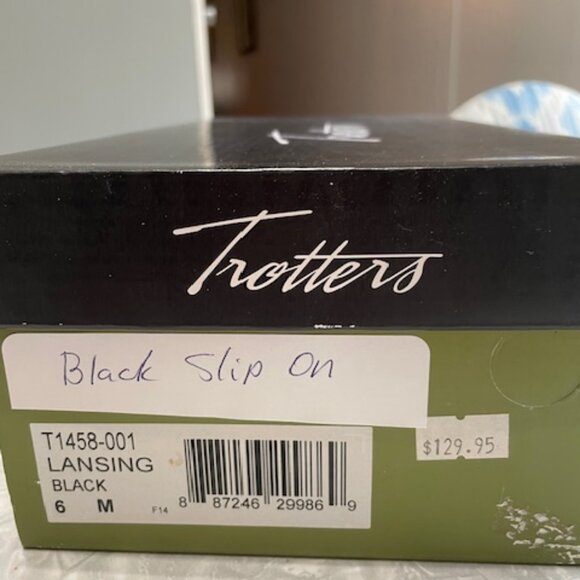 Trotters Black Wedged Round Toe Comfort Slip On Shoes Size 6 - Picture 7 of 7